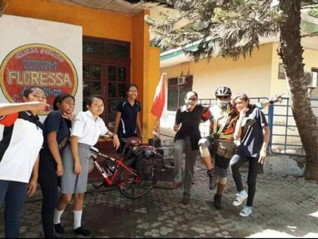 Guest House Dorm Floressa Maumere Bagian luar foto